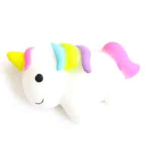 Mini squishy licorne multicolore et blanche, objet anti-stress moelleux de La Petite Épicerie