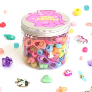 Mix de perles licorne multicolores en pot, accessoire DIY de La Petite Épicerie