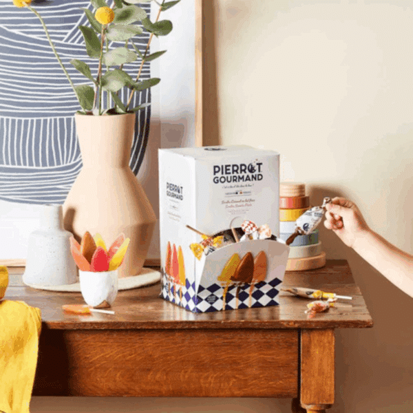 Boîte distributrice 100 sucettes caramel au lait frais - Pierrot Gourmand – Image 2
